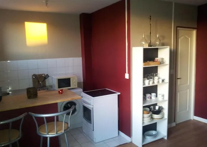 Studio near Paris Métro Robespierre