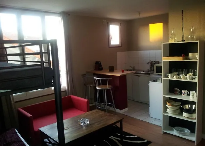 Studio Near Paris Metro Robespierre